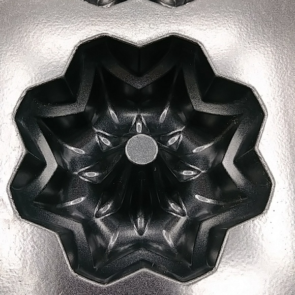 ☄️HP! Nordic Ware 6 Cup Multi Mini Bundt Pan. USA - Picture 3 of 8